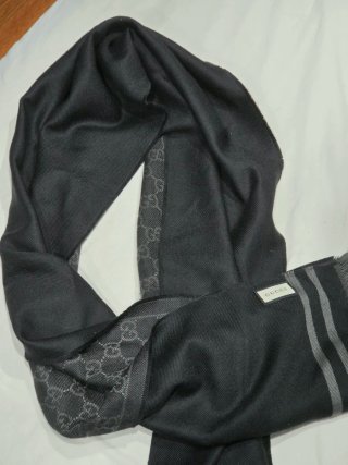 Bufanda Gucci Reversible Negra Gris