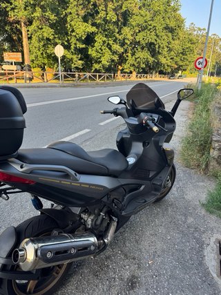 Gilera Nexus 500 Maxi Scooter