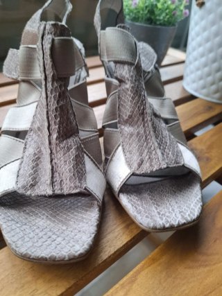 Sandalias efecto piel serpiente talla 39