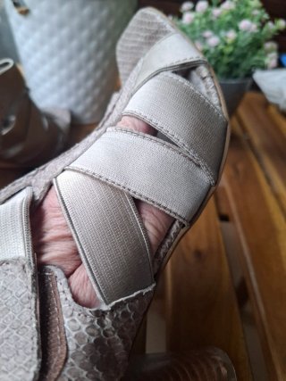 Sandalias efecto piel serpiente talla 39
