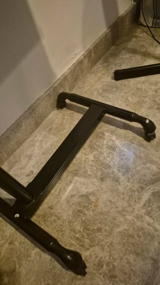 Mesa auxiliar abatible para cama