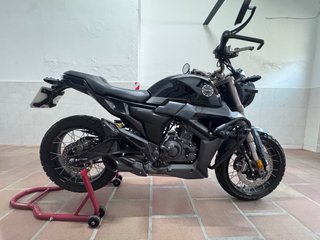 Moto Zontes Scrambler Negra/Gris