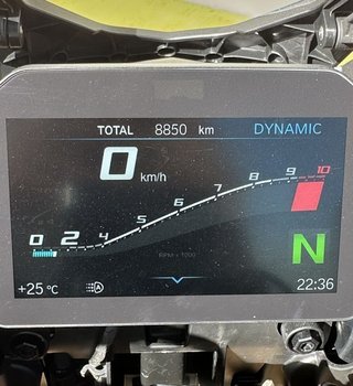 BMW F900 XR 2021 SOLO 8800 Kms
