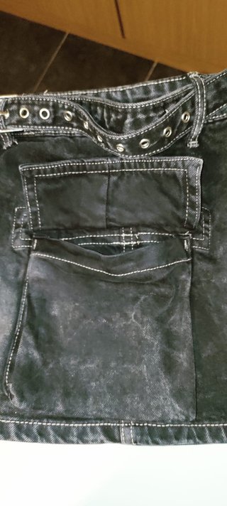 Minifalda Cargo Denim Wash Negra Cinturón