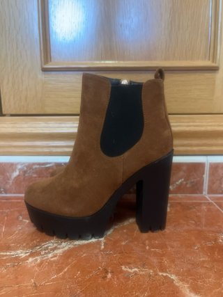 Botines de tacón marrones