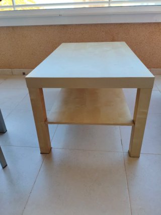 Mesa de centro IKEA LACK con balda