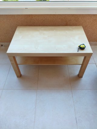 Mesa de centro IKEA LACK con balda