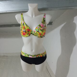 Busto maniqui con ropa