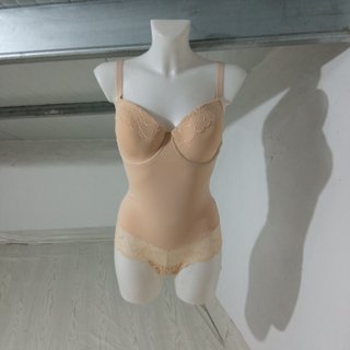 Busto maniqui con ropa