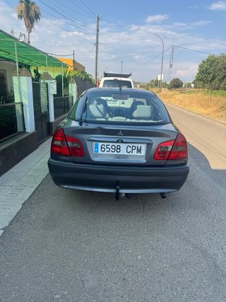 Mitsubishi Carisma 2004