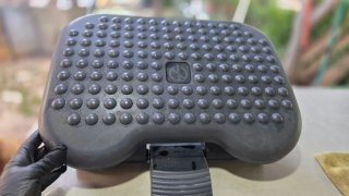Reposapiés ergonómico para oficina