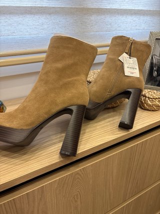 Botas de ante beige con plataforma