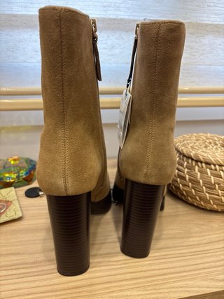 Botas de ante beige con plataforma