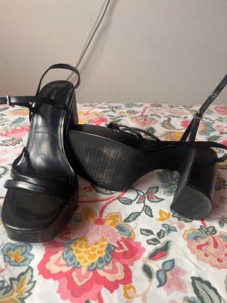 Sandalias Pull&Bear plataforma tacón 37