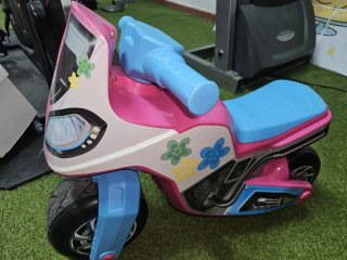 Moto correpasillos Moltó rosa y azul