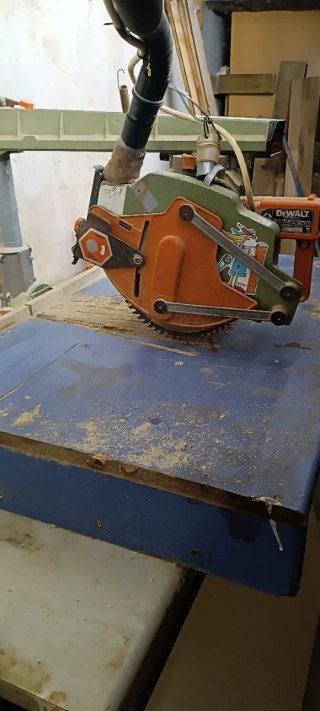 Sierra Tronzadora DeWalt DW320
