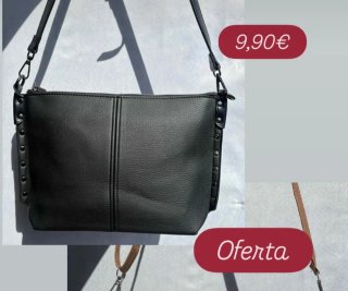 Bolso negro con tachuelas