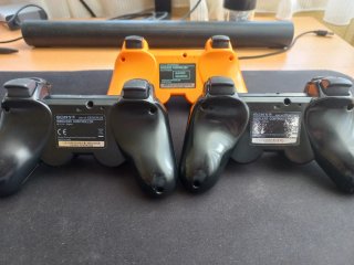 PS3 con 3 mandos y 15 juegos