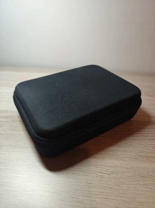 Dron de juguete con mando y funda