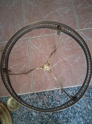 Brasero antiguo dorado con detalles