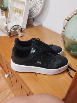 Zapatillas Lacoste Negras y Blancas