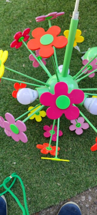 Lámpara infantil margaritas de colores