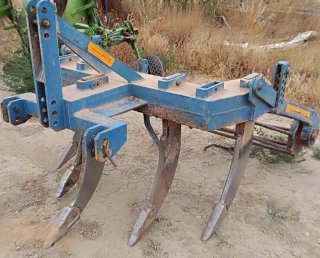 Subsolador 5 brazos con rodillo