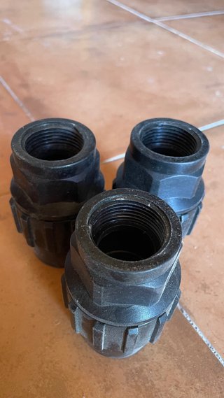 Lote de piezas de fontanería