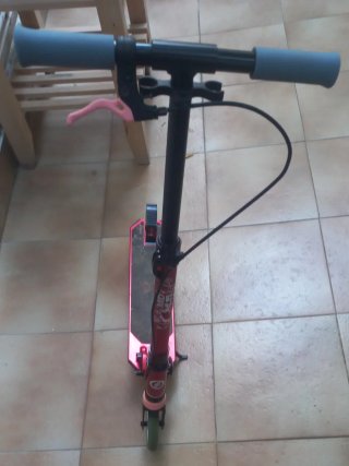 Patinete infantil rojo