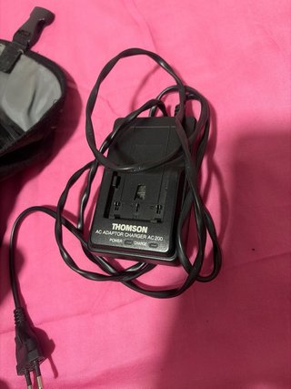 Cámara de vídeo Thomson con accesorios