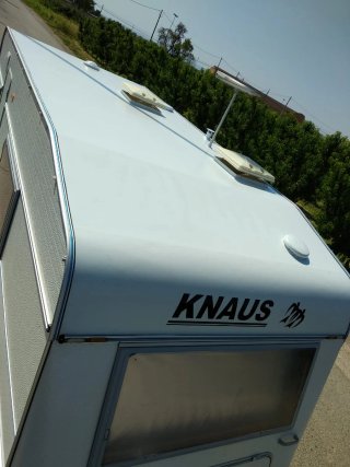 Caravana Knaus 750 kg
