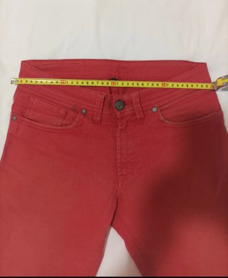 Vaqueros rojos talla 36