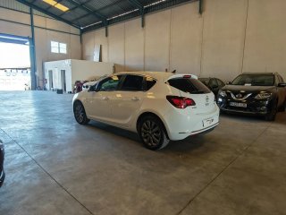 Opel Astra 2 años de garantía