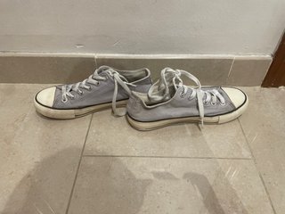 Estilo converse lila pastel bajas