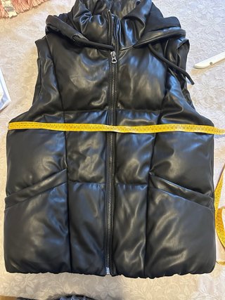 Chaleco acolchado negro con capucha Pull&Bear