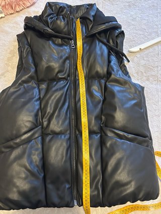 Chaleco acolchado negro con capucha Pull&Bear