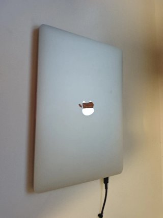 MacBook Pro 2017 Touch Bar Plata