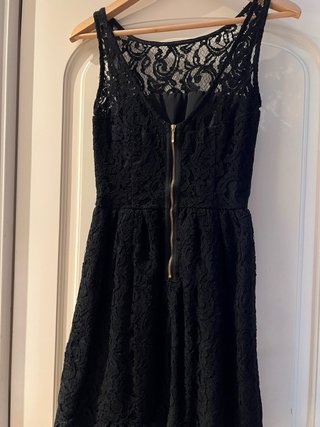 Vestido negro encaje