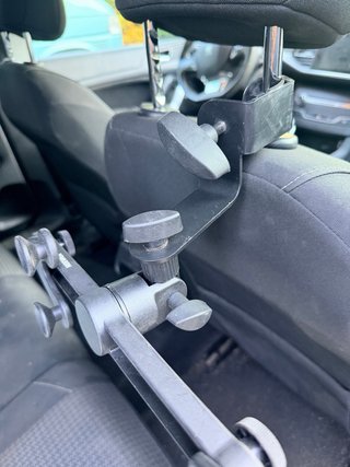 Supporto per tablet/cellulare per sedile auto