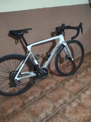 Bicicleta de carretera Megamo