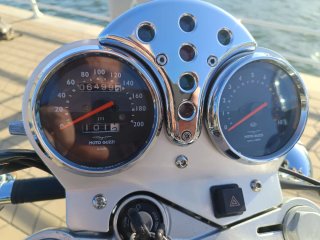 MOTO GUZZI NEVADA 750