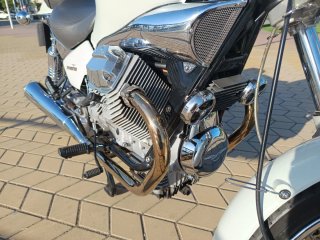 MOTO GUZZI NEVADA 750