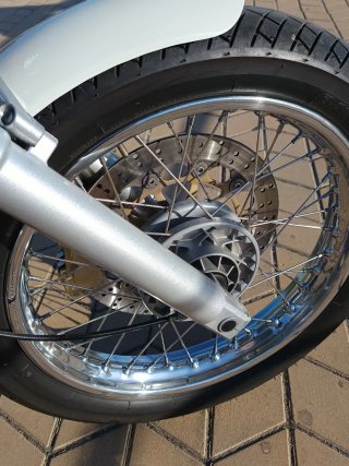 MOTO GUZZI NEVADA 750