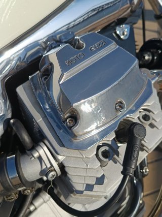 MOTO GUZZI NEVADA 750