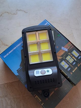 Lampione Solare LED con Sensore