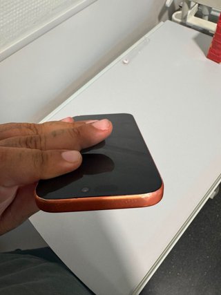 iPhone 17 Pro Naranja 97% de bateria