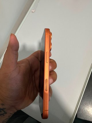 iPhone 17 Pro Naranja 97% de bateria
