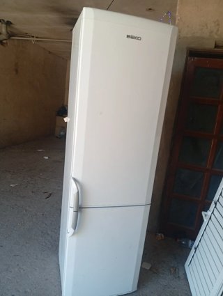 Nevera con compresor HTK95AA