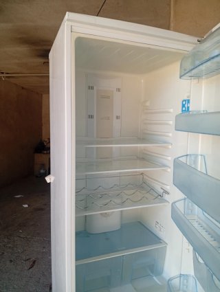 Nevera con compresor HTK95AA