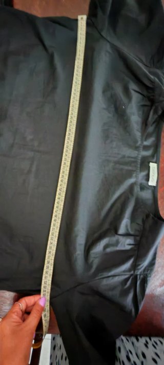 Abito Benua oversize nero e fucsia con cintura